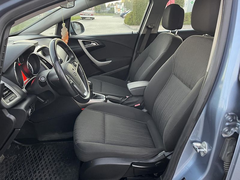 Opel Astra (2011) J KOMBI 1,6 i - fotka 13 z 13