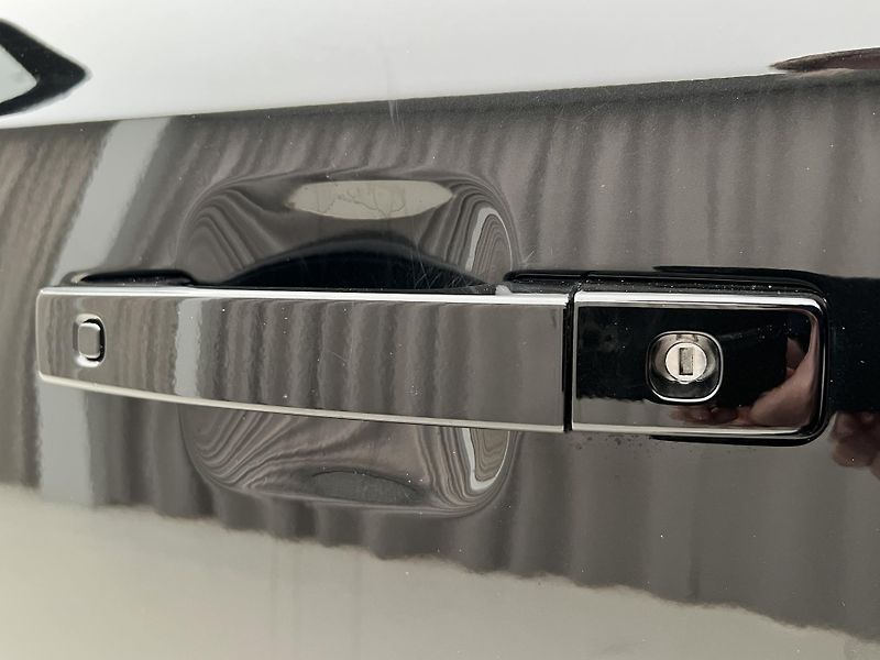 Land Rover Defender 110 D250 X-DYNAMIC HSE 1. maj - fotka 16 z 57