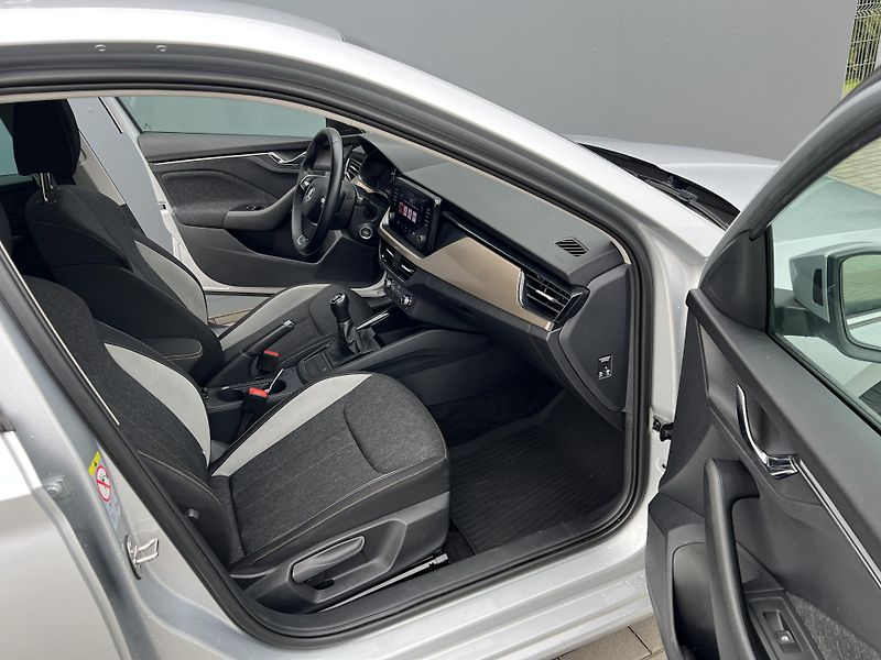 Škoda Scala (2022) 1,5TSi 110kW STYLE - fotka 31 z 38
