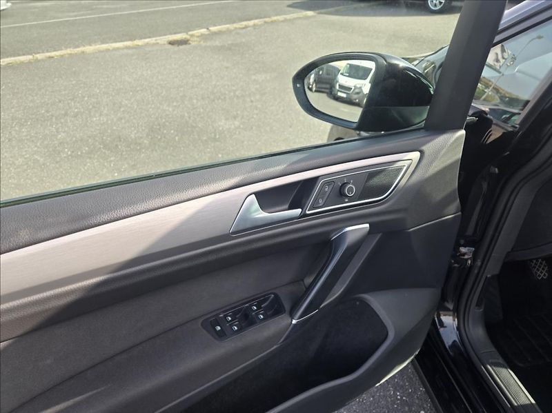 Volkswagen Golf Sportsvan 1,6 TDI 81KW  Comfortline - fotka 9 z 36