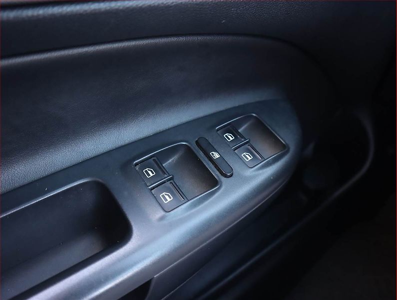 Škoda Octavia (2011) 1.6 TDI, Tempomat - fotka 13 z 16