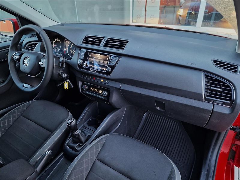 Škoda Fabia 1.0TSI Tour, původ ČR, 1.Maj. - fotka 13 z 49