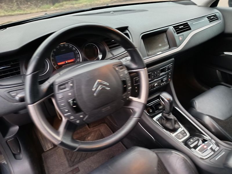 Citroën C5 (2011) 1.6i Automat - fotka 29 z 43
