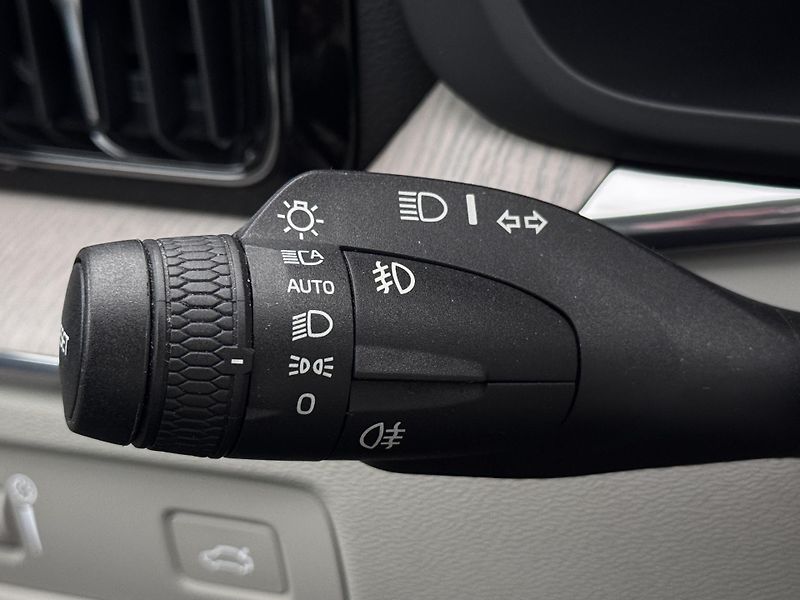 Volvo XC60 B5 AWD INSCRIPTION AUT  - fotka 36 z 56