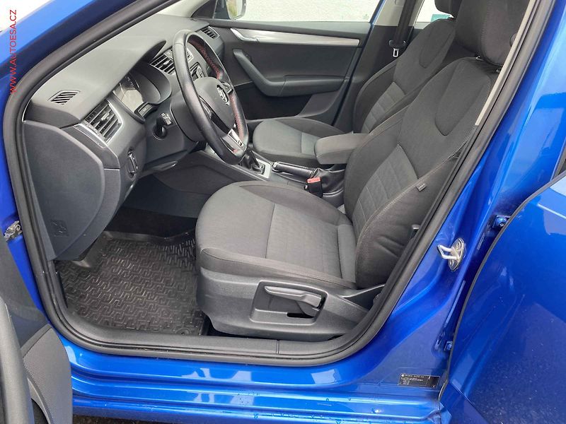 Škoda Octavia (2013) 1.6 TDi, ČR, Elegance, bixen - fotka 9 z 17