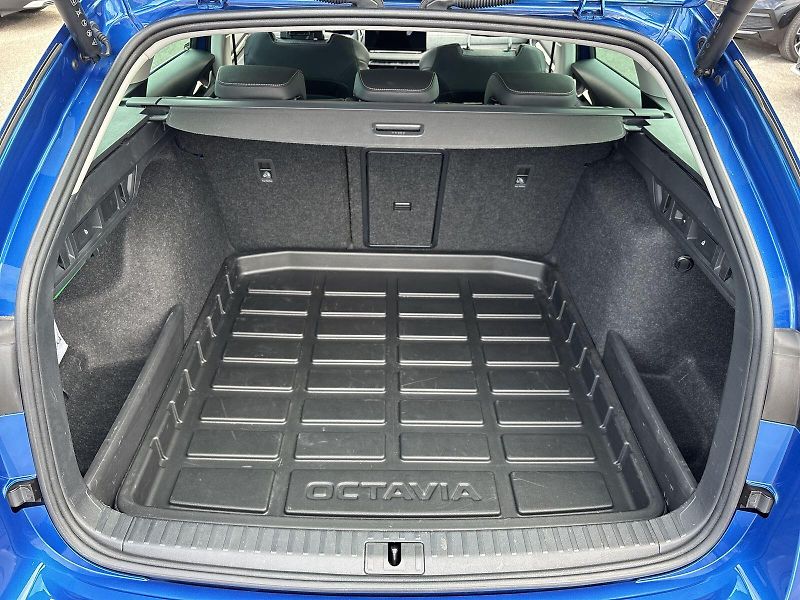 Škoda Octavia (2025) Combi 2.0 TDI DSG Top Selectio - fotka 30 z 31