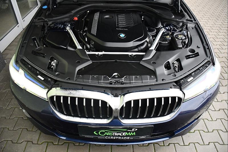BMW Řada 5 540i xD LUXURY HUD REZERVACE - fotka 46 z 46