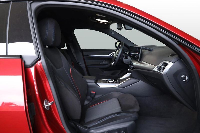 BMW i4 M60 xDrive - fotka 21 z 29