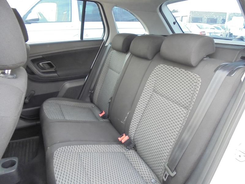 Škoda Fabia (2010) 1.2 HTP- KLIMA- ČR- TAŽNÝ - fotka 11 z 11