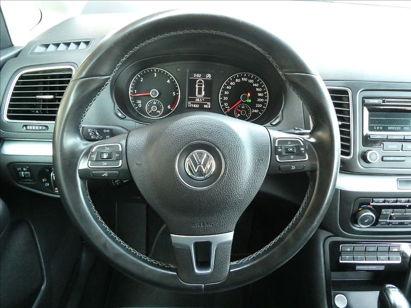 Volkswagen Sharan 2,0 TDi DSG STYLE serviska - fotka 32 z 48