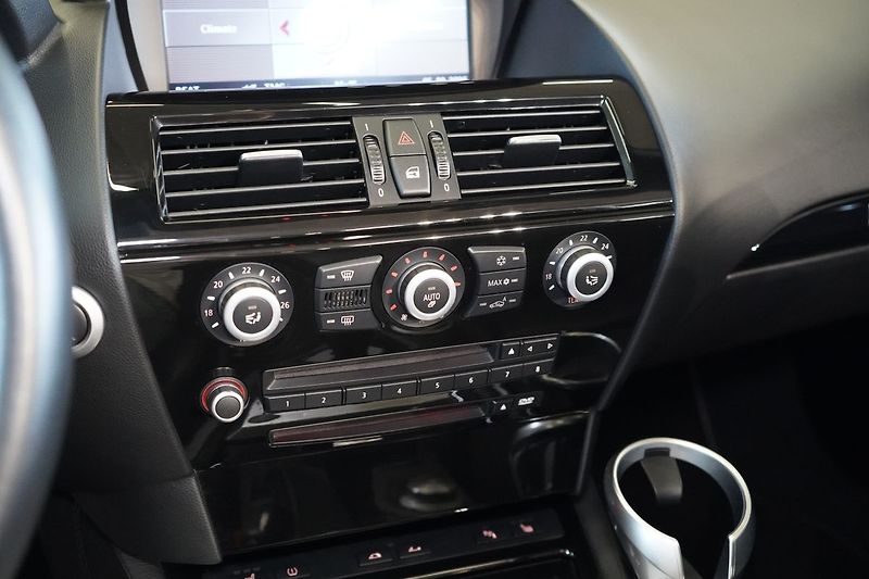 BMW M6 Cabrio, V10,Head-up,Soft-close - fotka 36 z 41