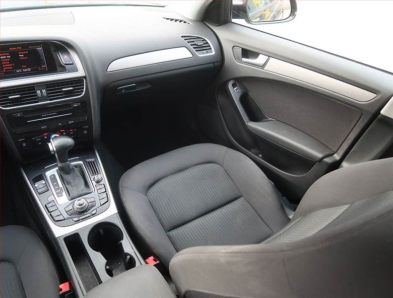 Audi A4 (2014) 2.0 TDI, Automat, Xenony - fotka 8 z 19