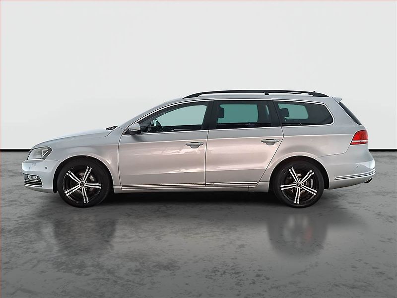 Volkswagen Passat (2012) 2.0 TDI, Automat, Xenony - fotka 3 z 19