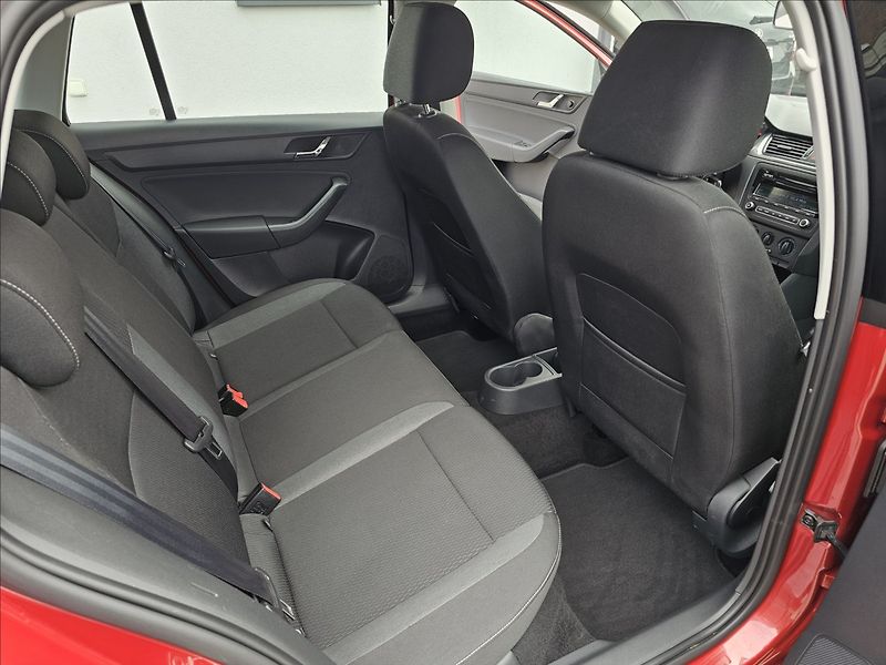 Škoda Rapid 1,2 TSi 63KW Ambition KLIMA AL - fotka 25 z 37