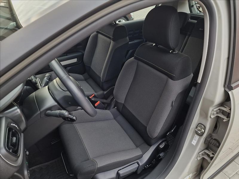 Citroën C3 1.2 PureTech Feel,ČR,1.Maj. - fotka 35 z 47