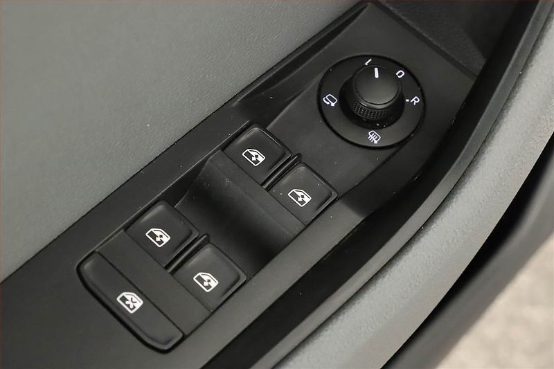 Škoda Superb (2016) 2.0 TDI 4x4, 4X4, Navi - fotka 18 z 19