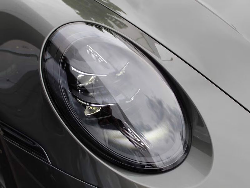 Porsche 911 (2026) Carrera 4S Lift InnoDrive BOSE - fotka 8 z 30