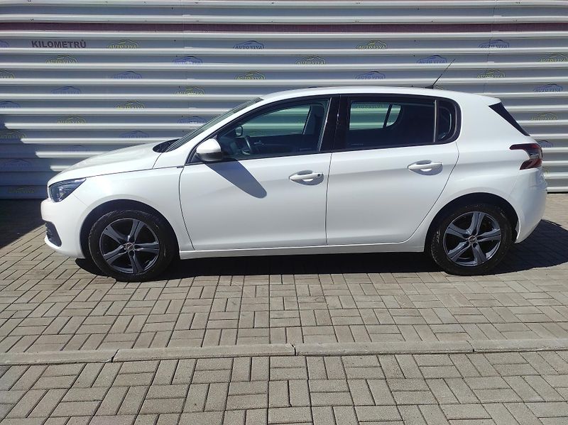 Peugeot 308 1,2 PureTech 81kw,Po SERVISU!! - fotka 5 z 29