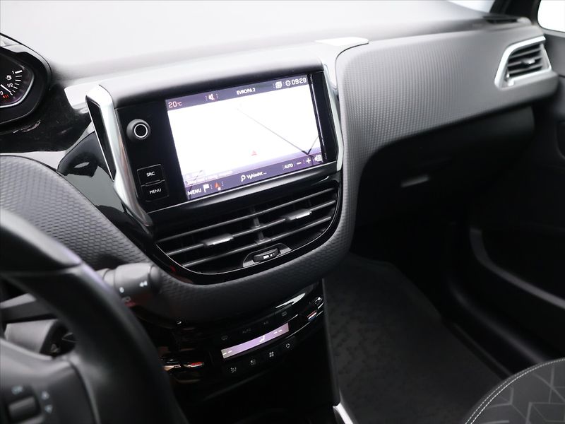 Peugeot 2008 1,2 PT 110k Active Klima CZ - fotka 22 z 28