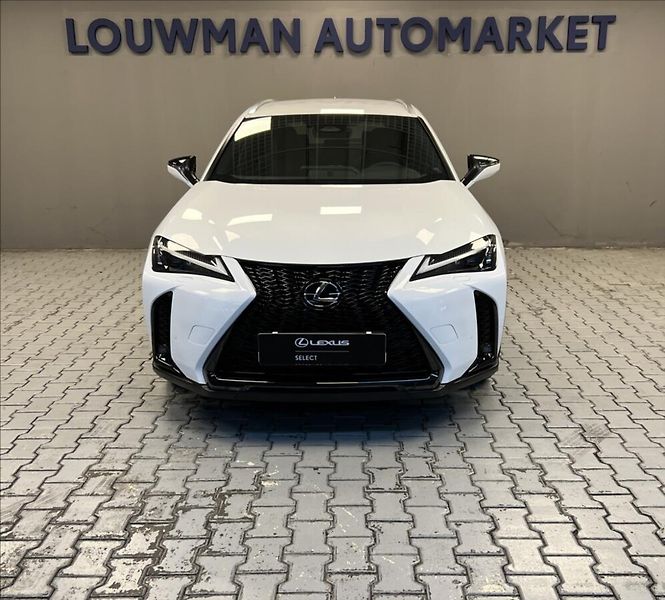 Lexus UX 300h 300H 2,0 HEV F SPORT DESIGN - fotka 4 z 18