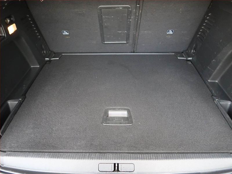 Peugeot 3008 (2020) 1.2 PureTech, Automat, Navi - fotka 14 z 18