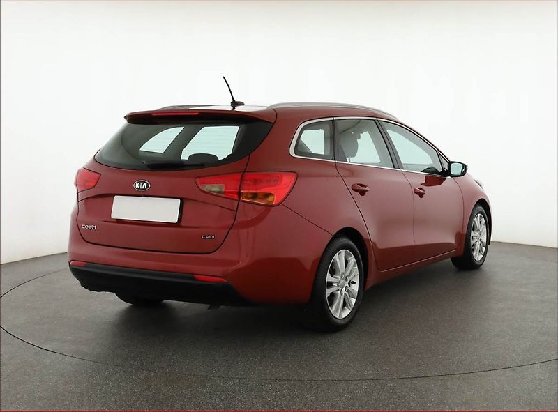 Kia Ceed (2014) 1.6 CRDi, ČR,1.maj, Serv.kniha - fotka 5 z 17