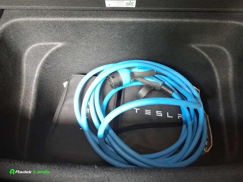Tesla Model Y (2023) Enhanced Autopilot, Tažné 1600 - fotka 11 z 13