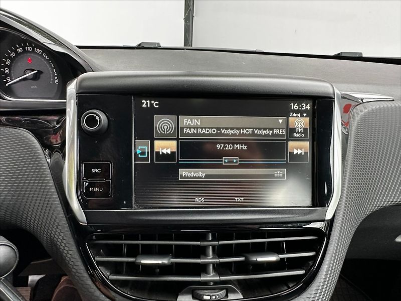 Peugeot 2008 1,2 i 60kW PureTech, ČR,1.maj - fotka 23 z 35