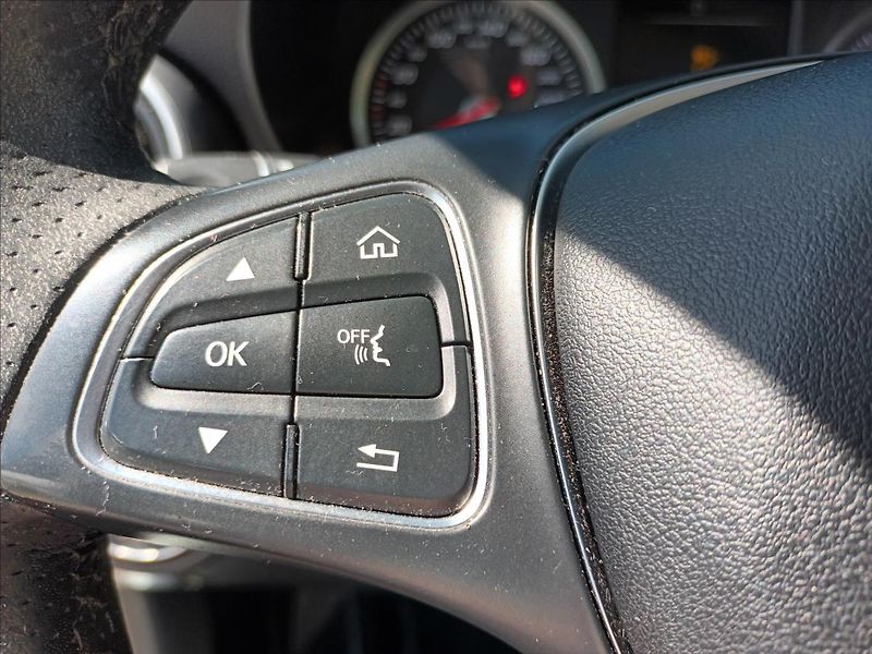 Mercedes-Benz GLC 2,1 220D,ČR,1MAJ,KŮŽE,TZ,NAVI, - fotka 32 z 44