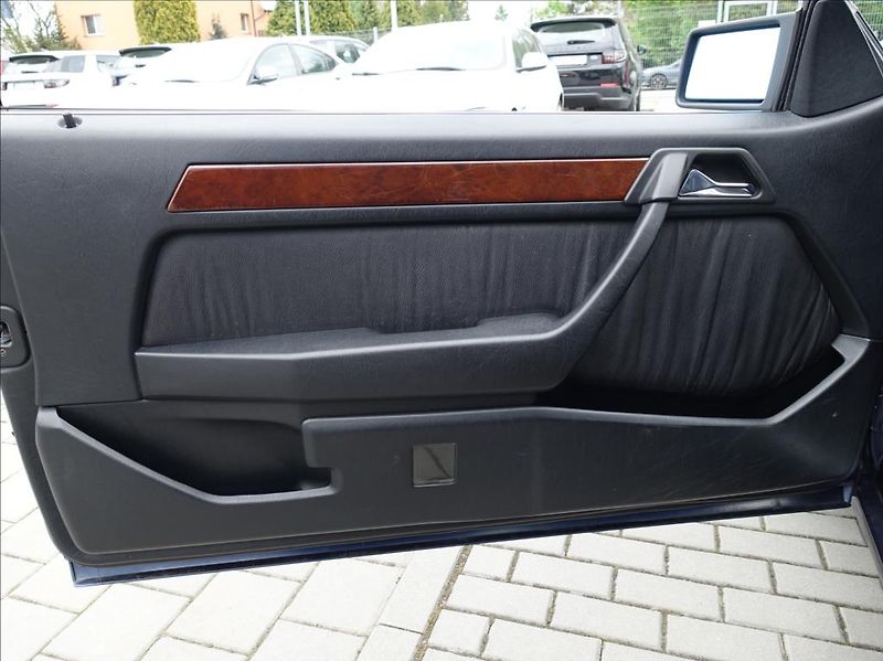 Mercedes-Benz 124 2,0 200 Sportline coupé,AC,TOP - fotka 12 z 28