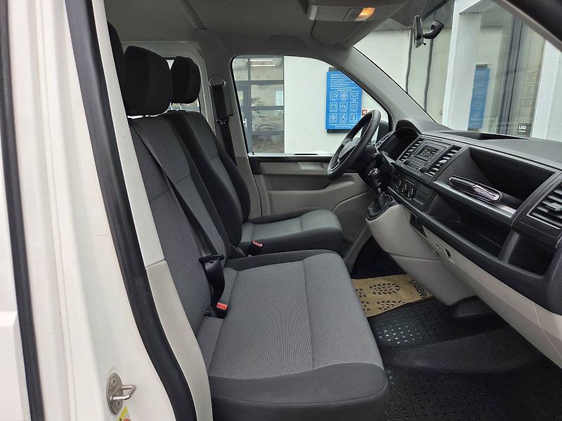 Volkswagen Transporter (2018) 2.0 TDI 9 míst - fotka 21 z 24