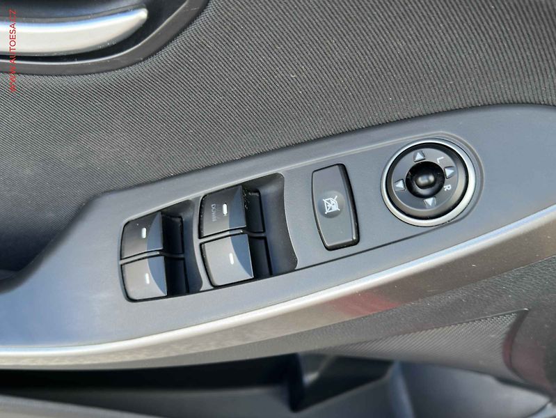 Hyundai i30 (2012) 1.6 GDi, ČR, Trikolor - fotka 11 z 18