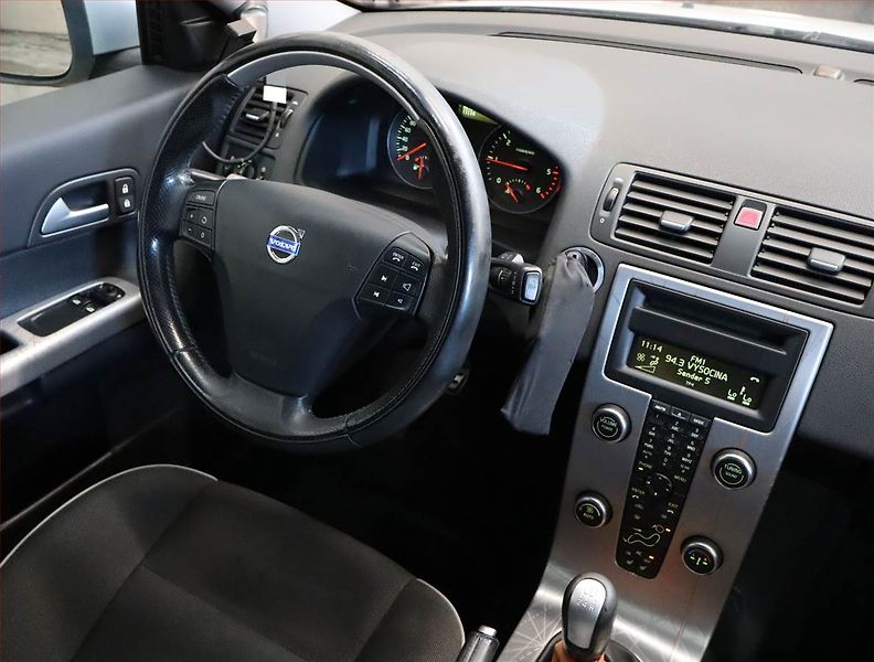 Volvo C30 (2009) 1.6 D, po STK, v dobrém stavu - fotka 7 z 17