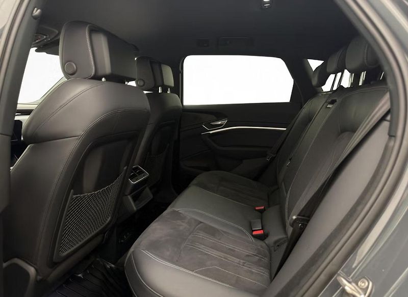 Audi Q8 e-tron 55 Quattro Kamera Tažné - fotka 23 z 36