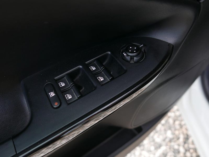 Alfa Romeo Giulietta 1,4 TB 125kW Navi Panorama - fotka 21 z 37