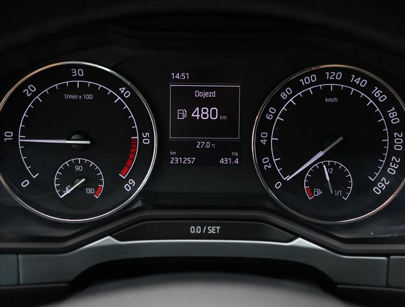 Škoda Superb 2,0 TDI 110kW CZ 4x4 Xenon - fotka 16 z 30