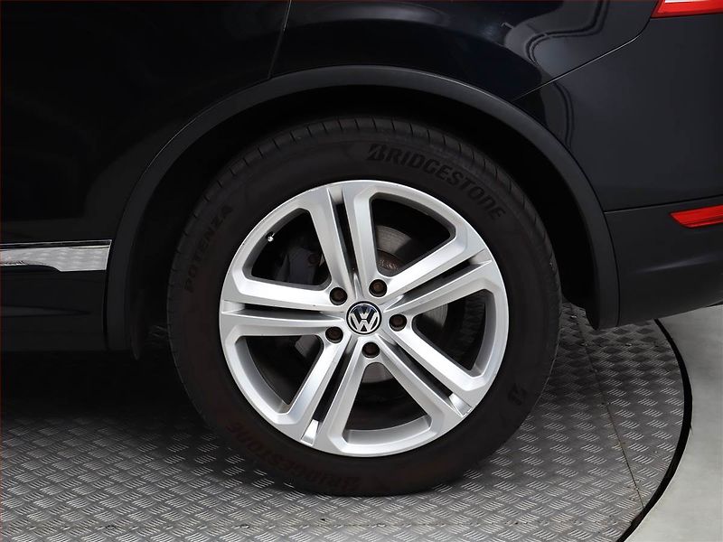 Volkswagen Touareg (2012) Business 3.0 TDI, 4X4 - fotka 13 z 23