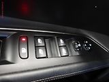 Peugeot 3008 (2019) 1.2PT, Allure, AT, navi - náhled 14