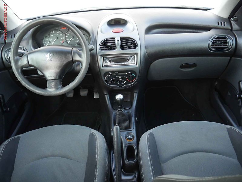 Peugeot 206 (2006) 1.4i, ČR - fotka 8 z 13