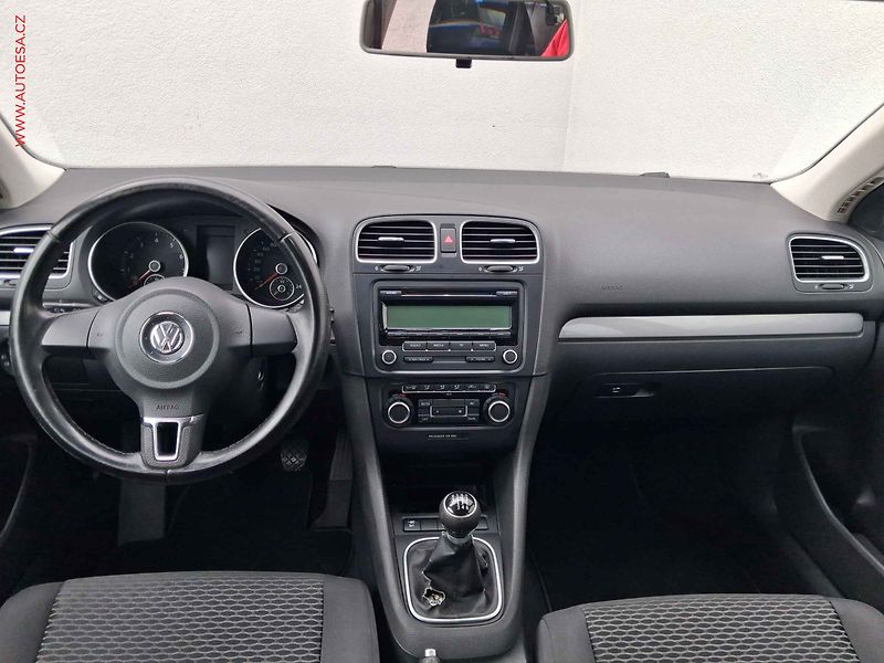 Volkswagen Golf (2011) 1.2 TSi, ČR, AC, temp - fotka 8 z 15