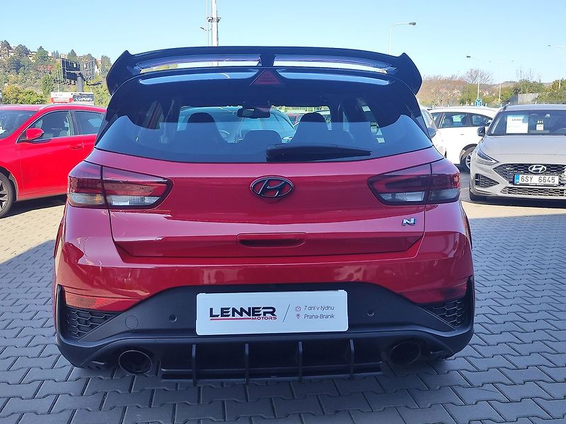 Hyundai i30 2.0 T-GDI/206kW N-Performance - fotka 6 z 38