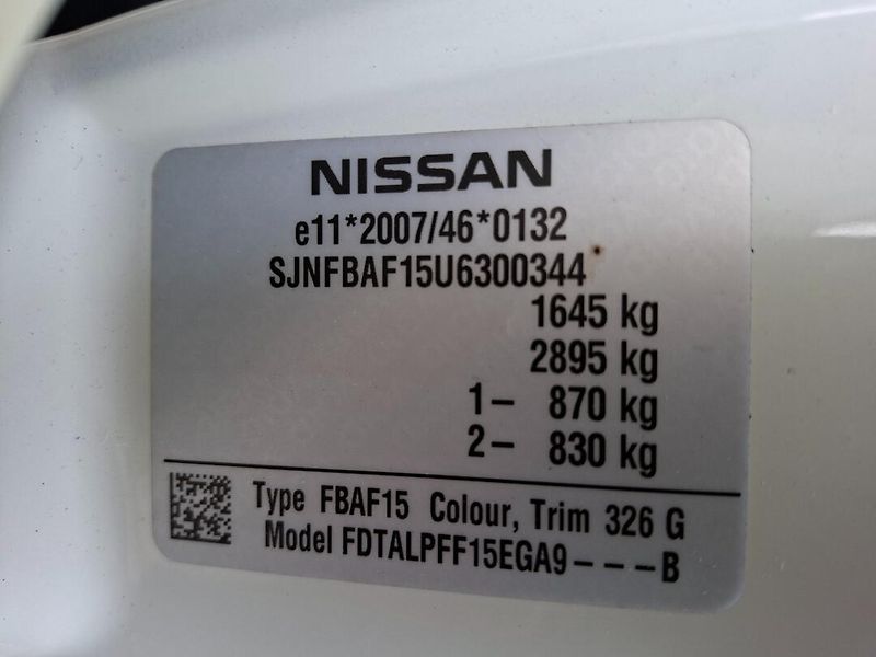 Nissan Juke (2012) 1.6i 86kW MAN -PARK.SENZORY - fotka 27 z 31