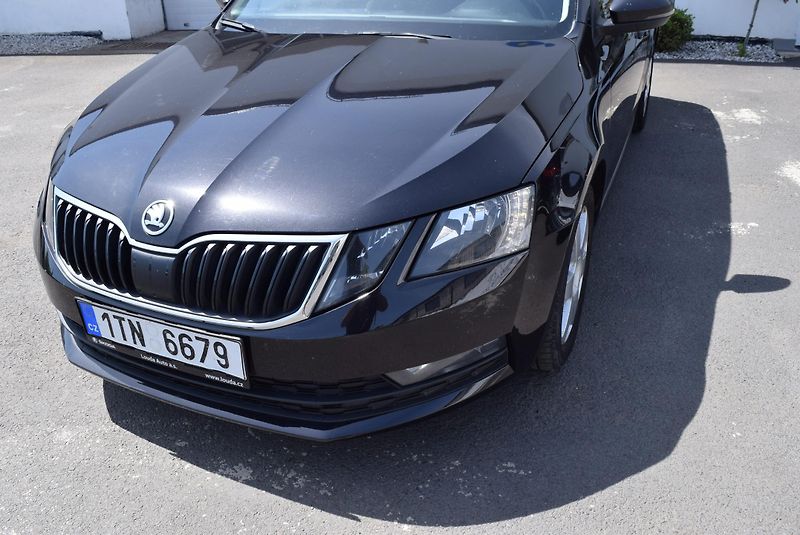 Škoda Octavia (2018) 1.6TDI 85kw DSG AMBITION APP  - fotka 2 z 42