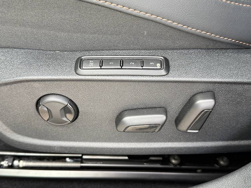 Cupra Leon (2026) 1.5 eTSI 110 kW DSG - fotka 21 z 25