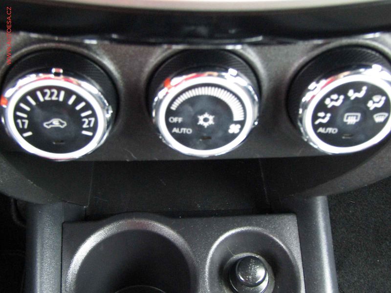 Mitsubishi ASX (2016) 1.6 MIVEC, AC, temp, tažné - fotka 14 z 18