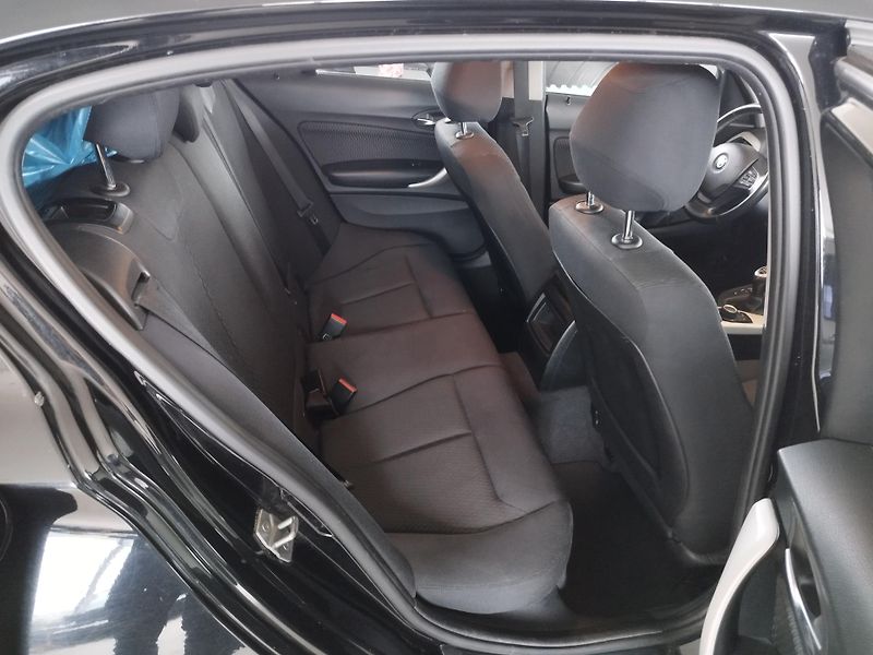 BMW Řada 1 (2014) 116I,75KW,KLIMA,ALU,SER.KN - fotka 15 z 30