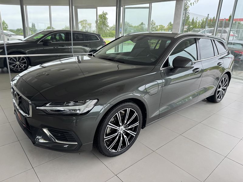 Volvo V60 T6 AWD*257kW*Recharge*Inscript - fotka 2 z 33