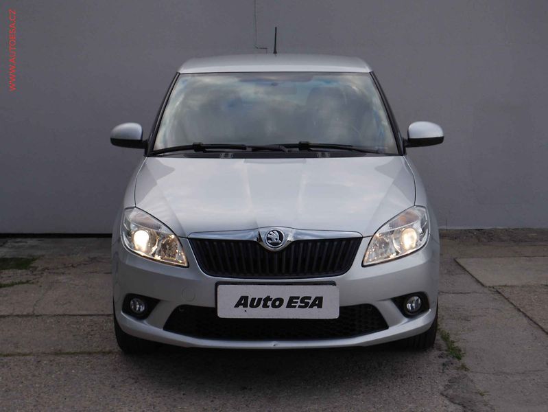 Škoda Fabia (2014) 1.2TSi, ČR, AC, tempo - fotka 2 z 15