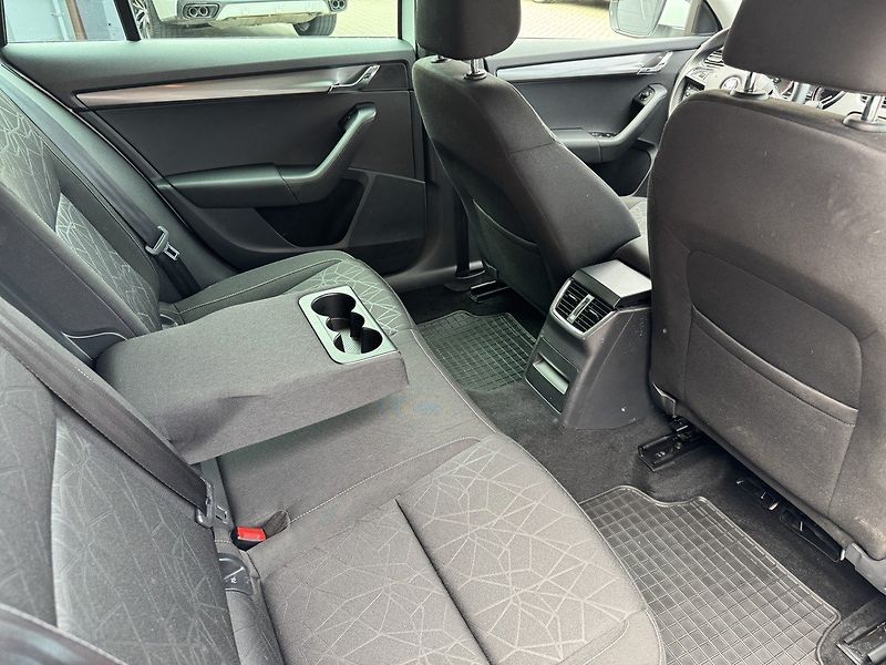 Škoda Octavia (2018) 1.5TSi LED Navi Výhřev Okna - fotka 22 z 50