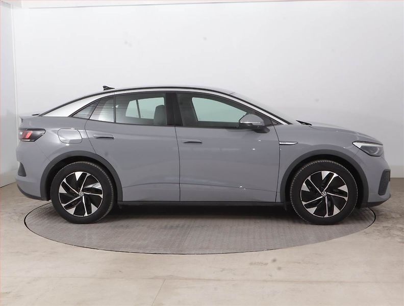 Volkswagen ID.5 (2022) Pro Perf. (82 kWh), SoH 94% - fotka 6 z 18